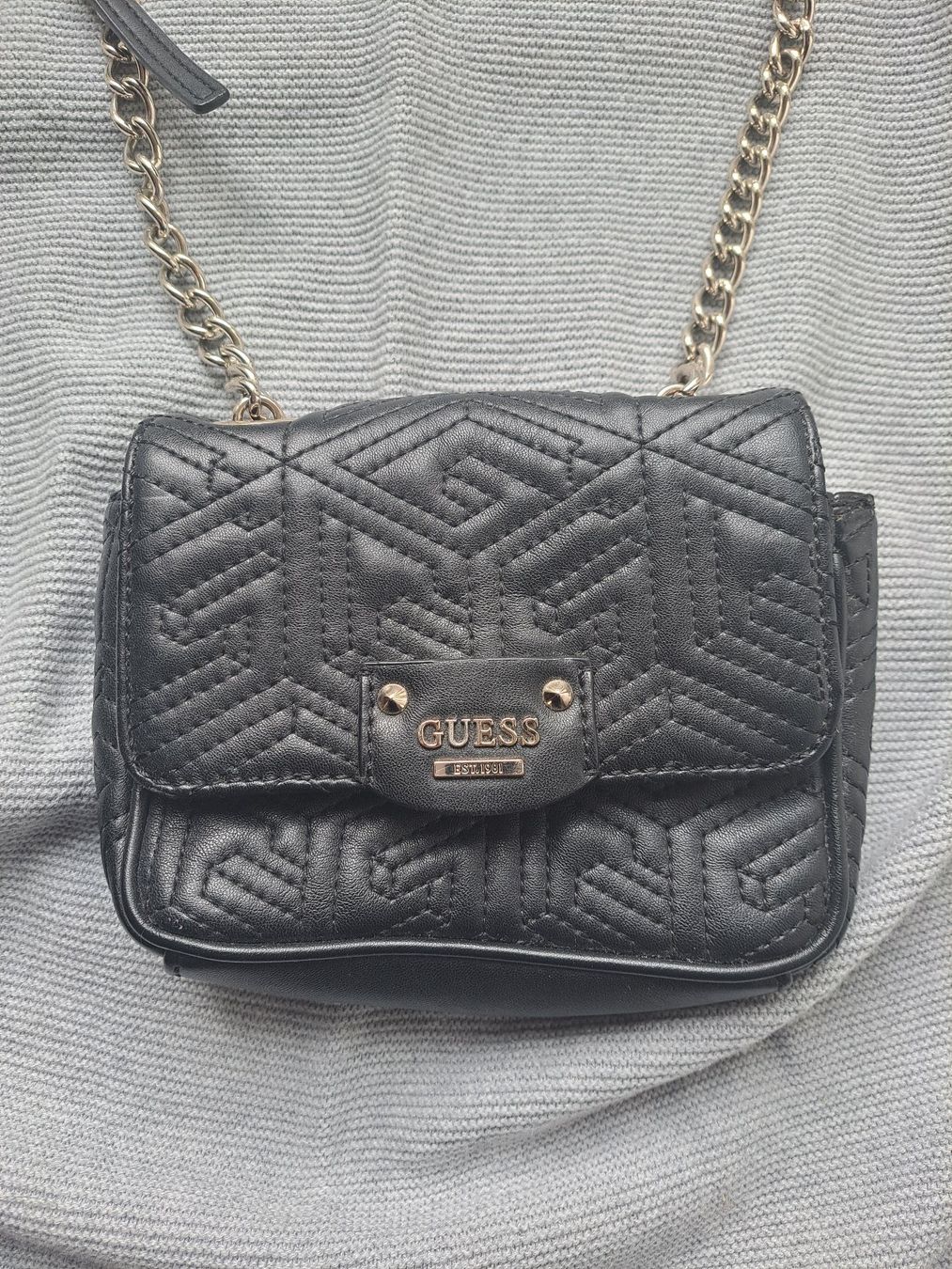 Guess Borse da donna: Kleine Handtasche Guess - schwarz – Usato da Zürich venduto da amico07