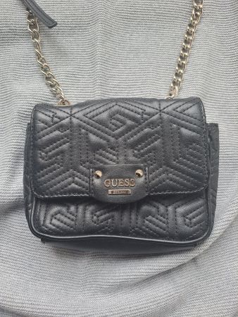 Kleine Handtasche Guess - schwarz
