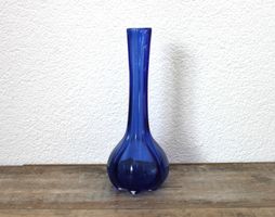 Vase in blau