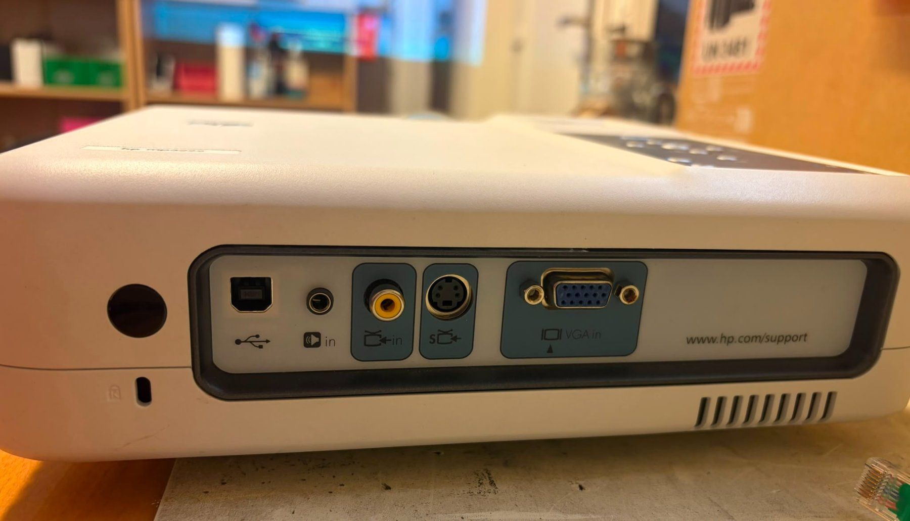 Hewlett Packard Videoprojektoren: HP mp3222 DLP Beamer mit Koffer – Gebraucht aus Hendschiken von Hliout 2