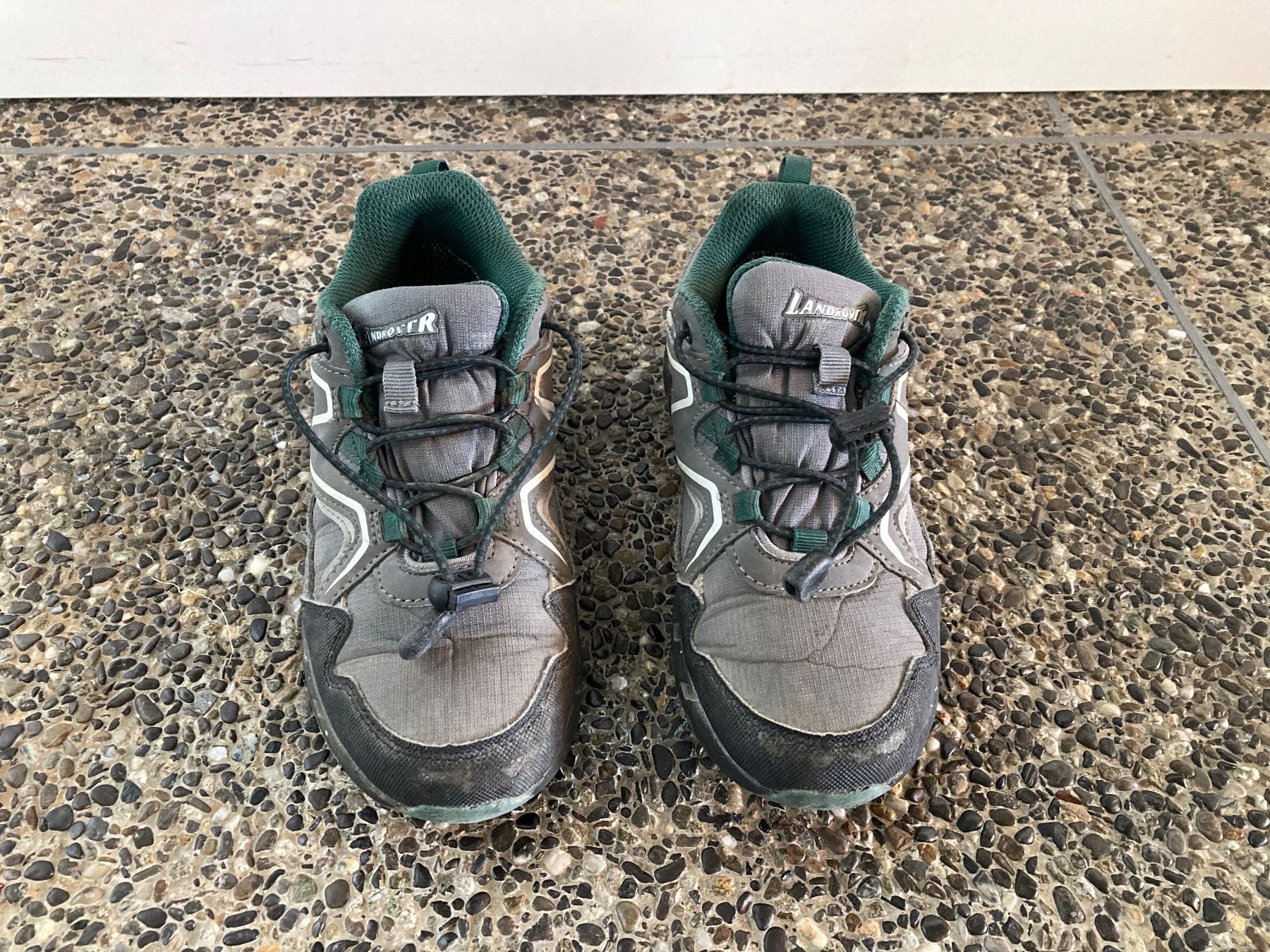 Scarpe per ragazzi: Trekkingschuhe, Schuhe, Wanderschuhe Gr. 33 – Usato da Aetingen venduto da Nadinsky