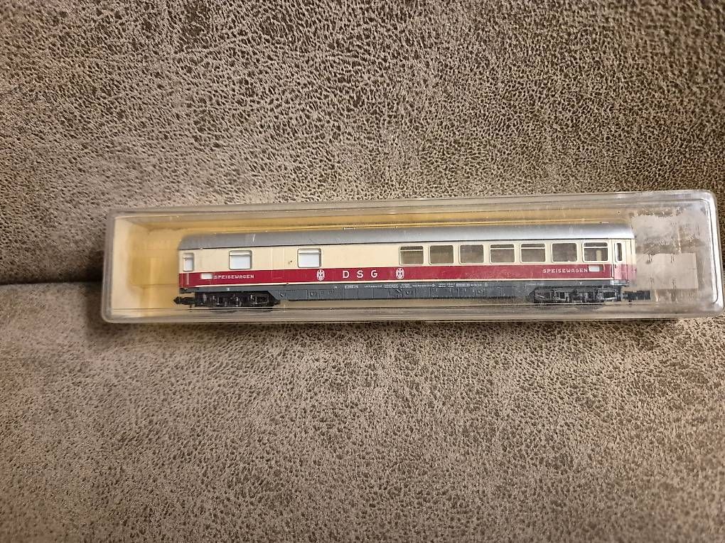 Modellini di ferrovie: Personenwagen N MINITRIX – Usato da Chur venduto da marilandroland59