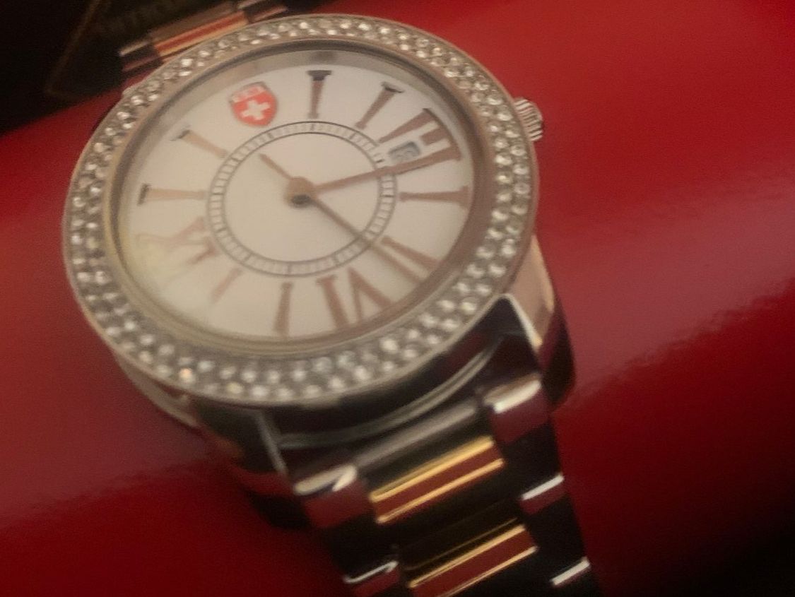 Montres: Montre Swiss Made,  neuve, strass – Neuf avec emballage d'origine à frasses par Claudeb00 2