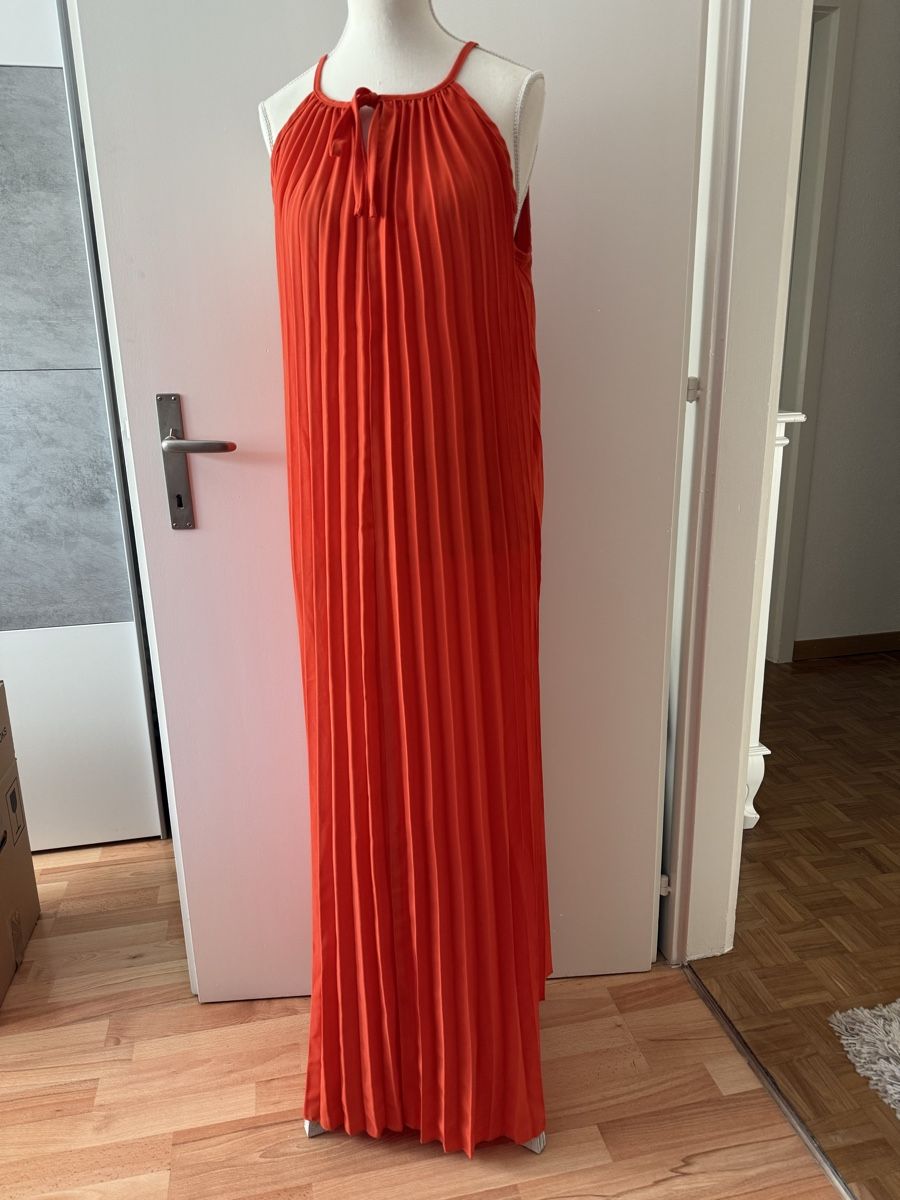 Vestiti: Kleid – Usato da visp venduto da Kmemo1