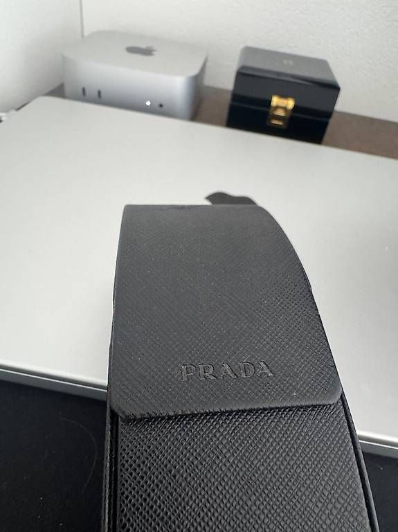 Prada Altro in  Abbigliamento & Accessori: Prada Glasses Eyewear Case & Microfiber Cleaning Cloth Set – Usato da Schübelbach venduto da Rahnmont 1