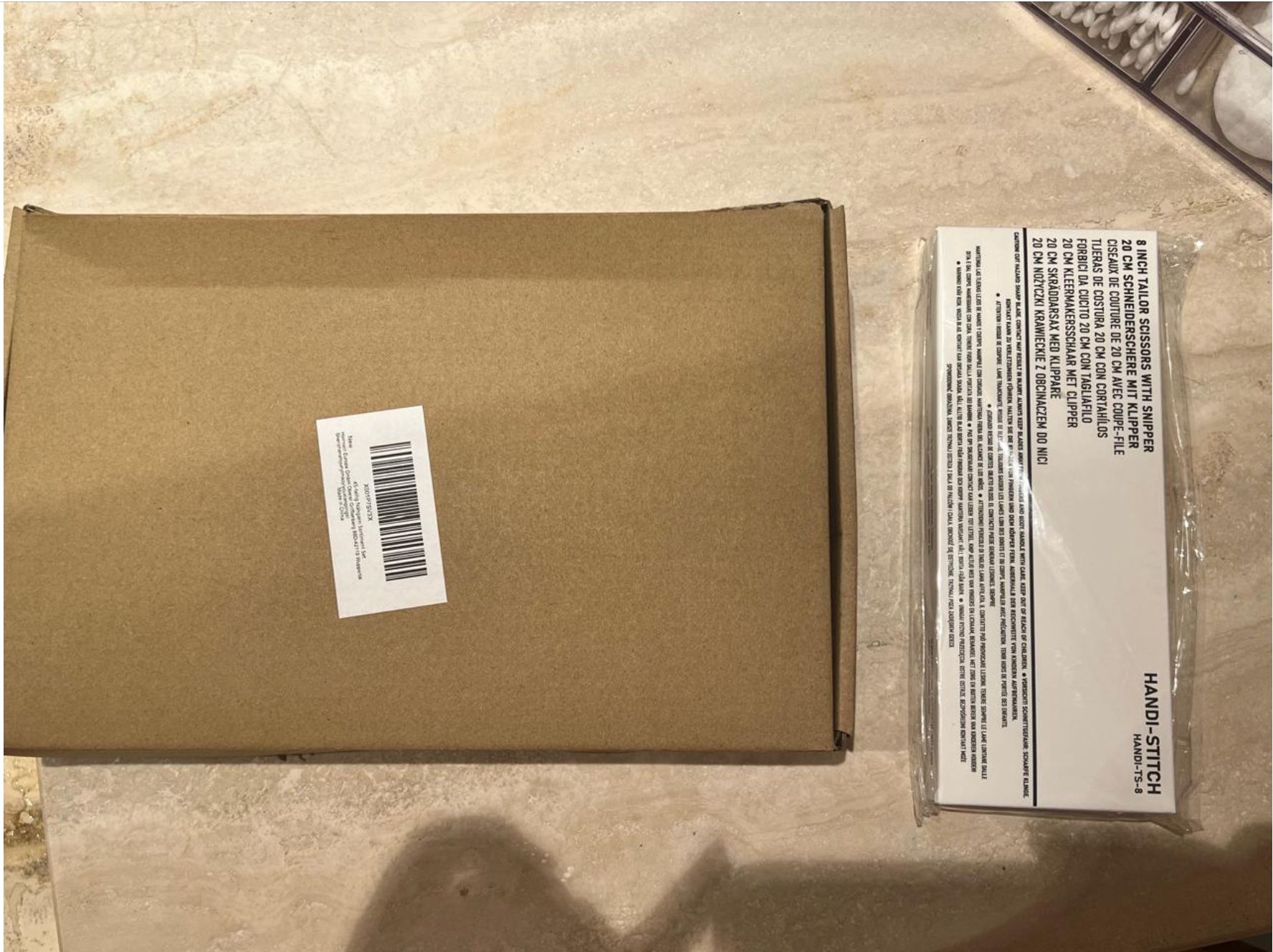 Tutti gli attrezzi: Brand new sewing kit + fabric scissors! – Nuovo e nell'imballaggio originale da Zürich venduto da yan_h6r5 6