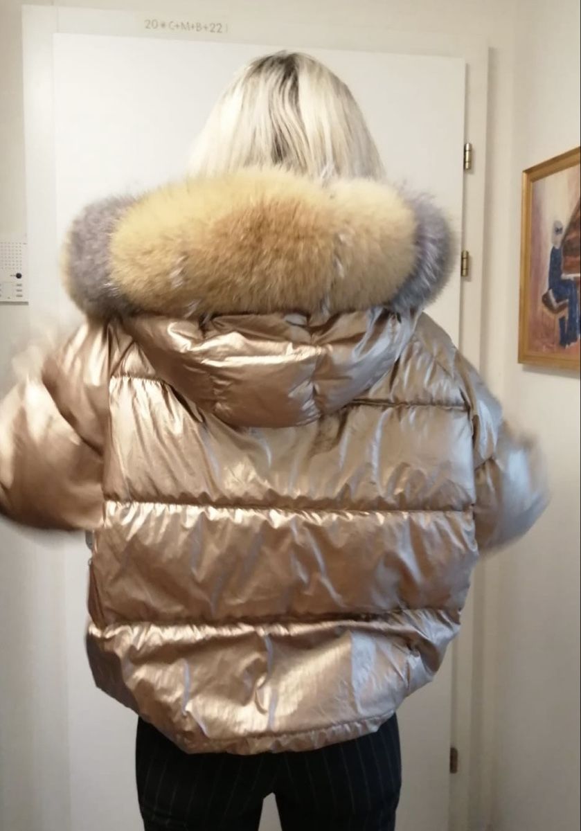Giacche: Goldene Pufferjacke mit Echtfell. Grösse S – Usato da Wallisellen venduto da inf_m89s 2