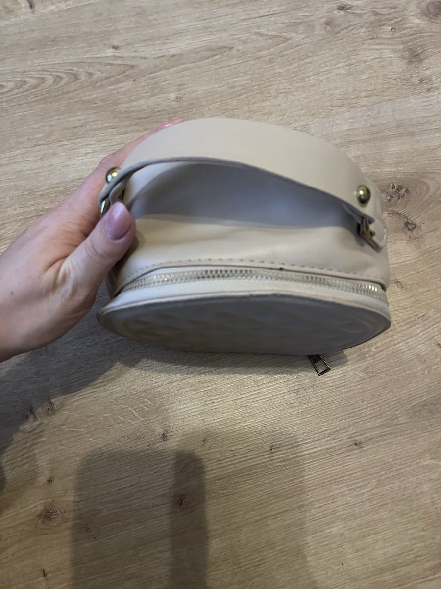Shein Taschen für Damen: Handtasche rund, hellbeige – Gebraucht aus Bremgarten AG von arl_8nbf 1