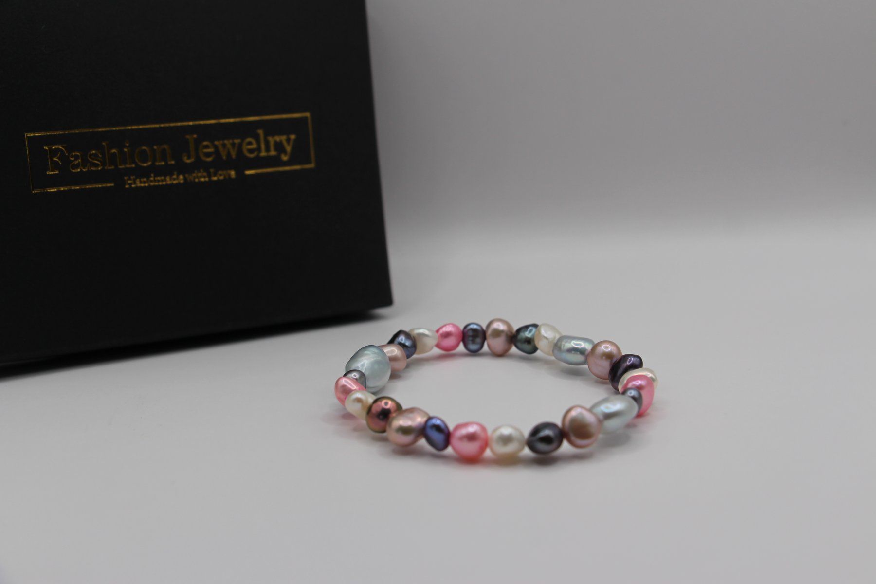 Bracciali & Braccialetti: **NEU** Armband aus echte Süsswasserperlen – Nuovo (secondo la descrizione) da Luzern venduto da jul_bn7b