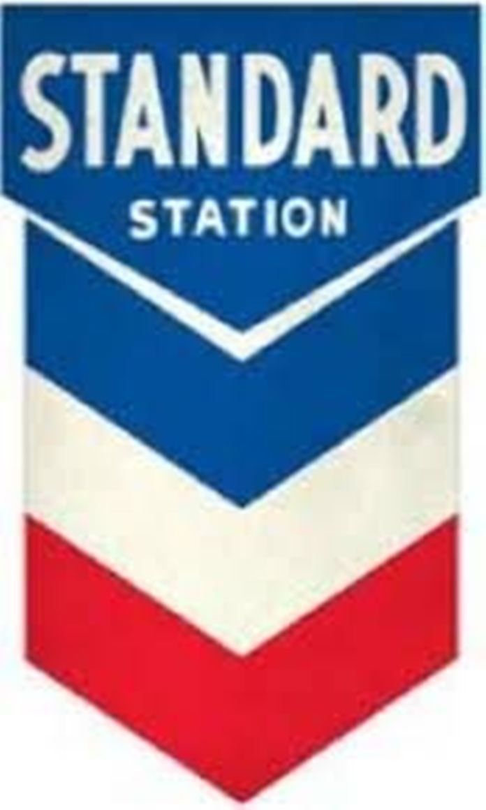 Insegne: Blechschild Pfeil-STANDARD STATION – Nuovo e nell'imballaggio originale da Rupperswil venduto da big-one-sale