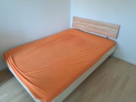 schönes Bett top Zustand 140 - 200 cm komplett