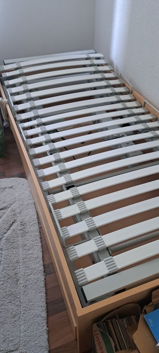 Betten: Pflegebett elektrisch 90 x 200 – Gebraucht aus Siegershausen von Siegershausen1956