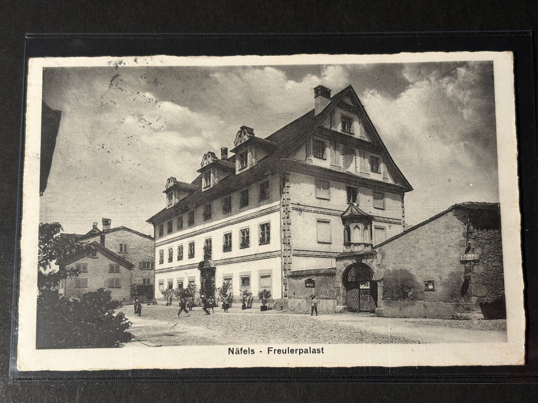Cartoline postali: AK 1917 von Näfels - Freulerpalast – Usato da Basel venduto da Chloro