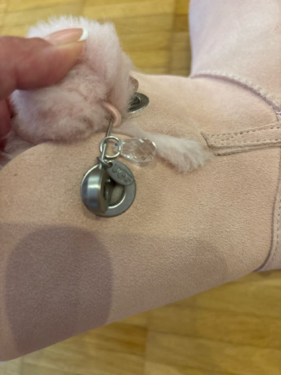 Ugg Chaussures femmes: UGG Boots NEU rosa – Neuf avec emballage d'origine à Sisseln AG par Gommibaerli87 2