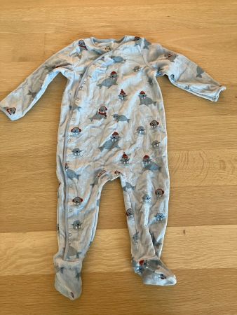 Pyjama mit Füssen von C&A Gr. 92