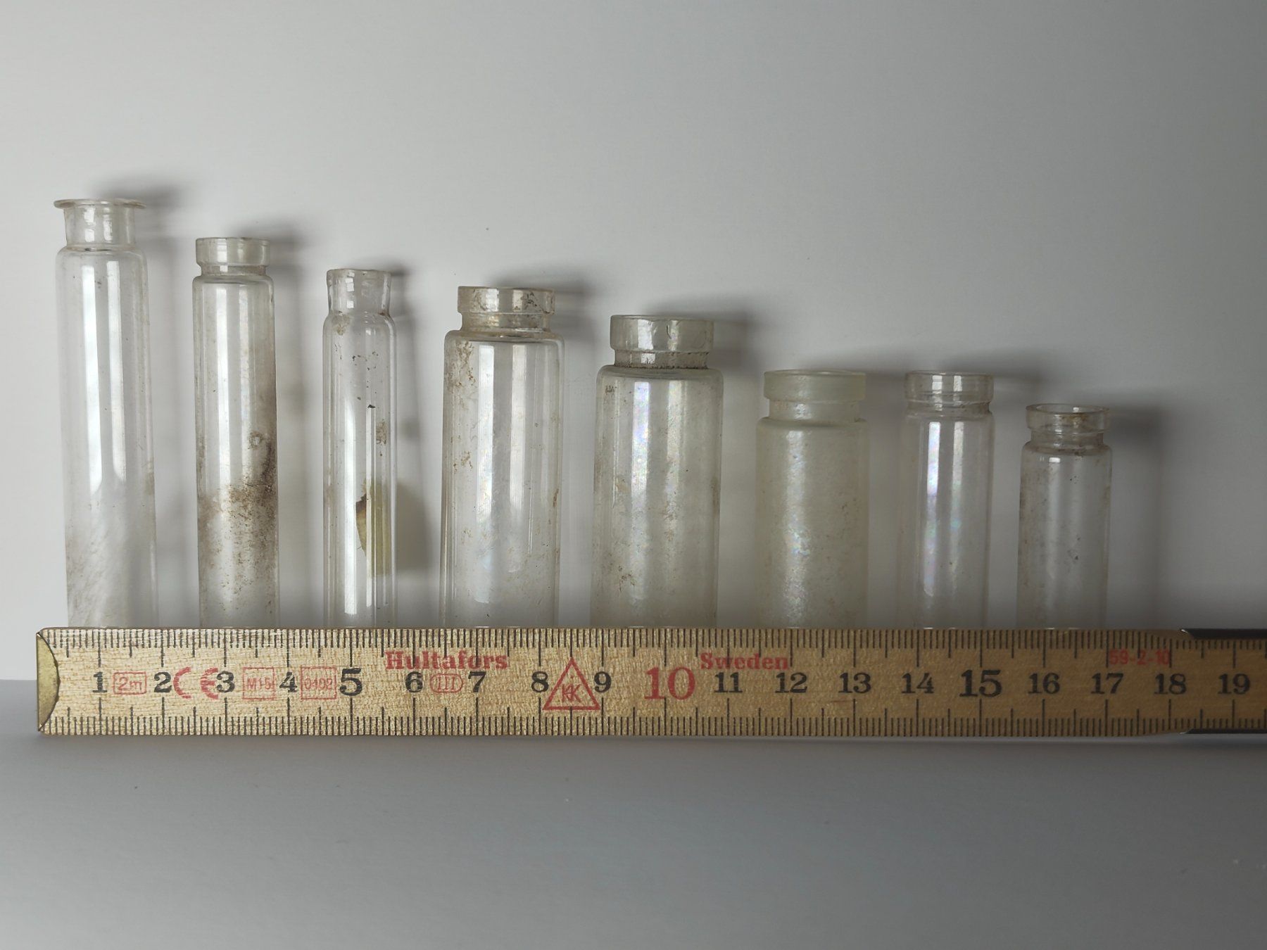 Accessori da laboratorio: Alte Apothekerflaschen Glas Set Konvolut – Usato da Monthey venduto da 19_karen_84 2