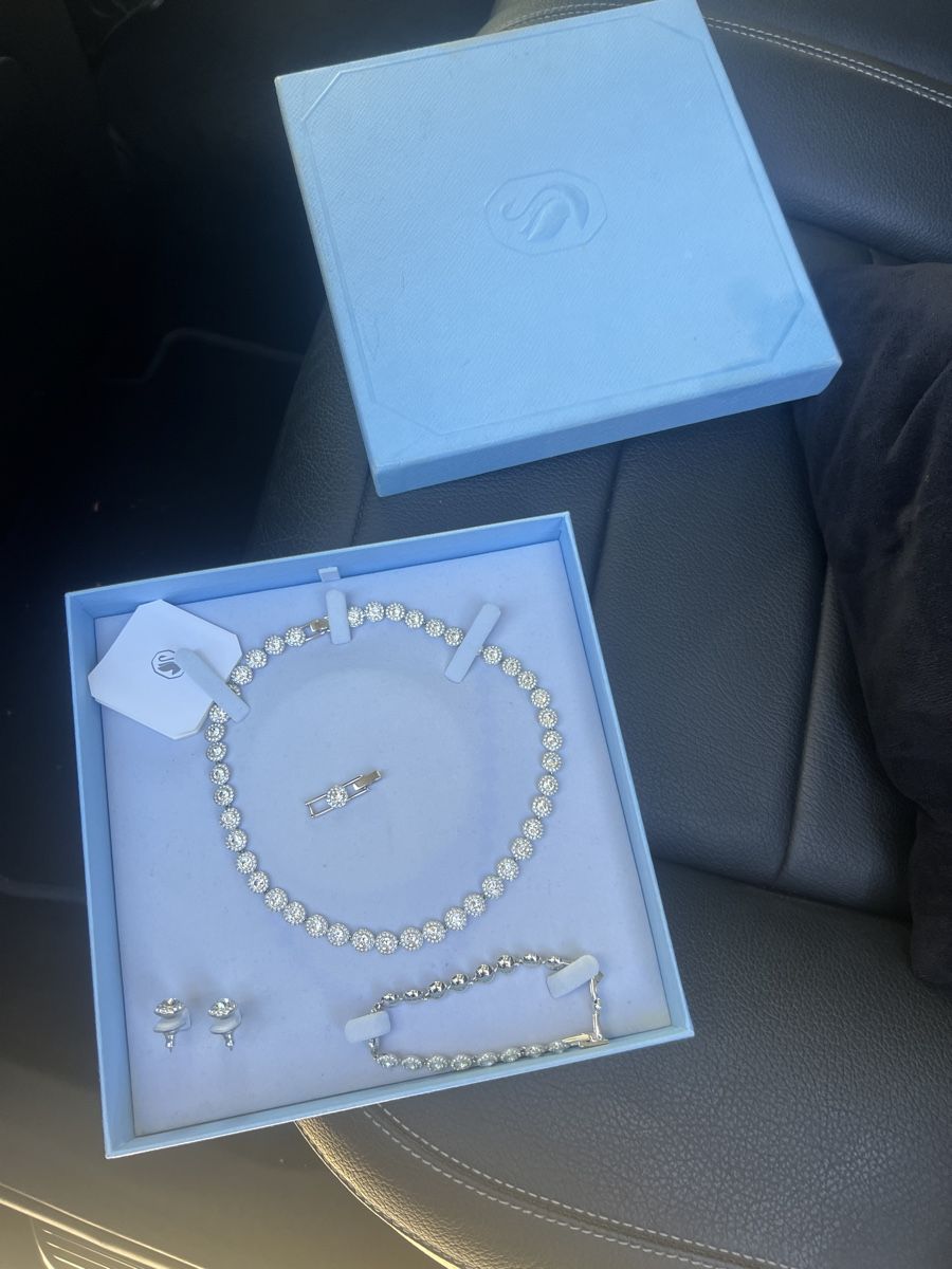 Swarovski Catenine: Swarovski Angelic Set komplett – Usato da Wängi venduto da mad_h6dr