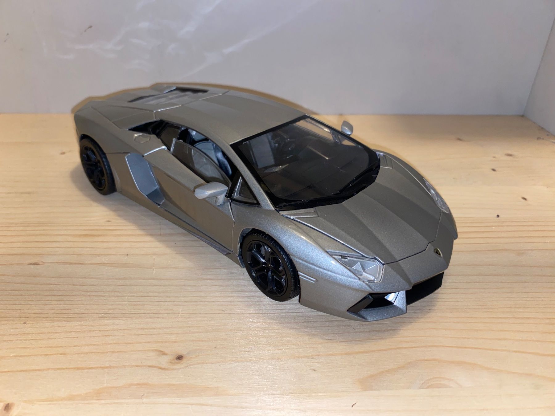 Lamborghini Modellini d'auto: Lamborghini Aventador 1/18 – Usato da Wohlen AG venduto da PrivatSammlung 2