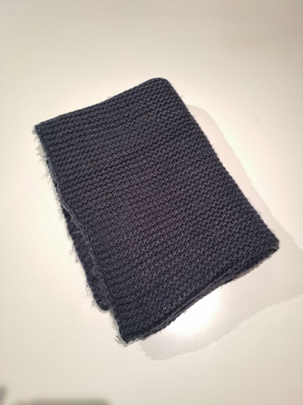 Foulard & Sciarpe: Écharpe "tube" noire – Usato da Valeyres-sous-Montagny venduto da Romy.