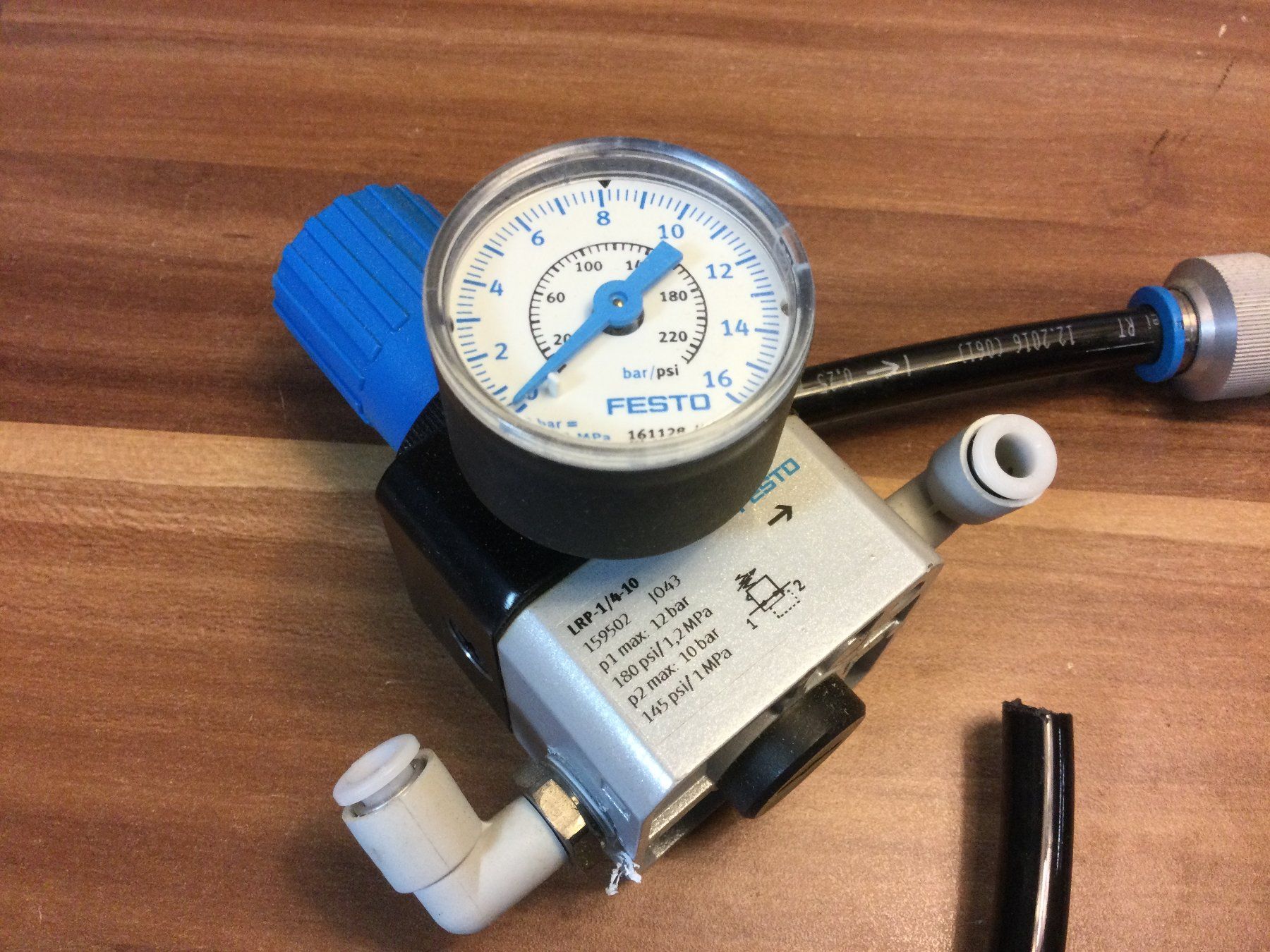 Festo Altro per industria metallurgica: Posten gebrauchte Festo Teile und Manometer – Usato da Wangen SZ venduto da kuriosum12 4