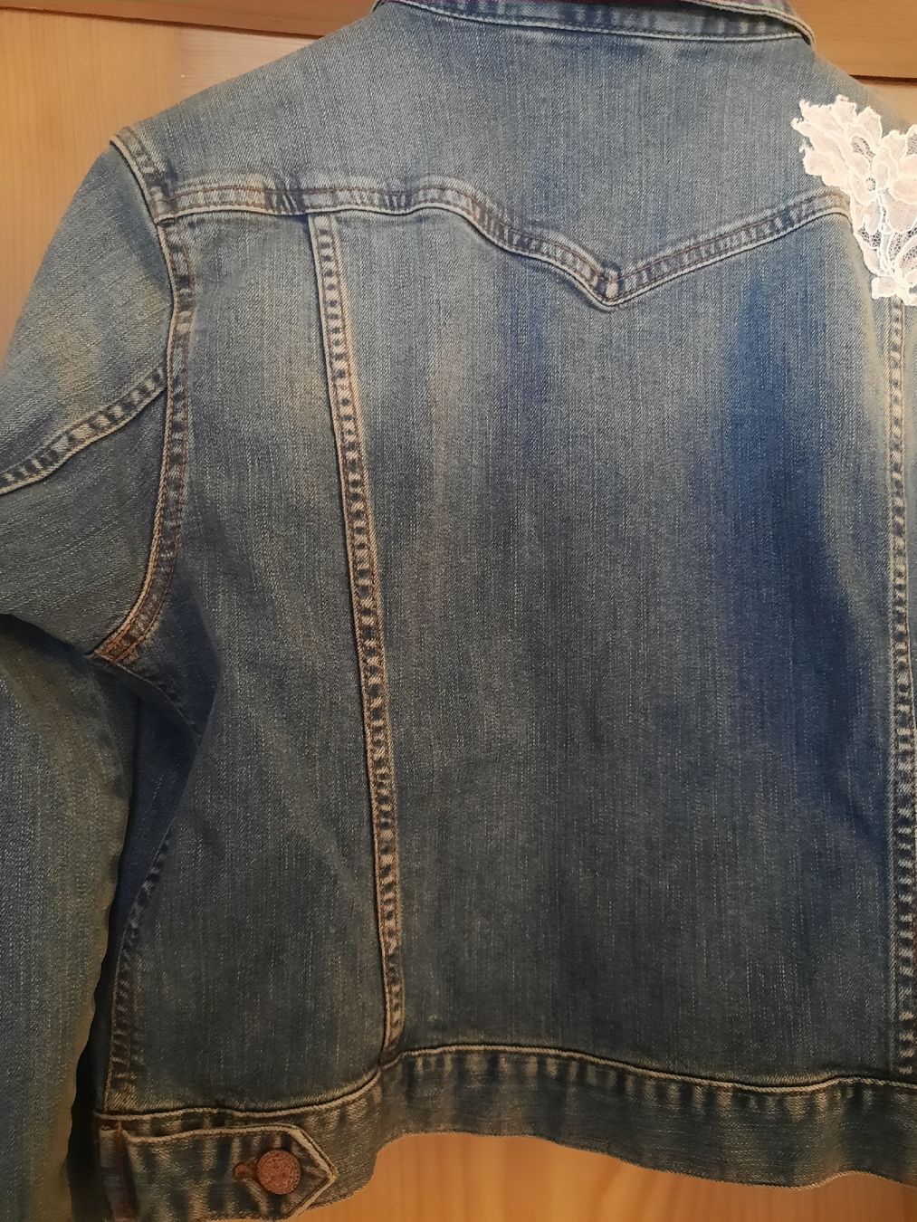 Giacche: Lindegger Jeansjacke "Küss die Braut" - Gr. 46 – Nuovo (secondo la descrizione) da Unterterzen venduto da elebo 5