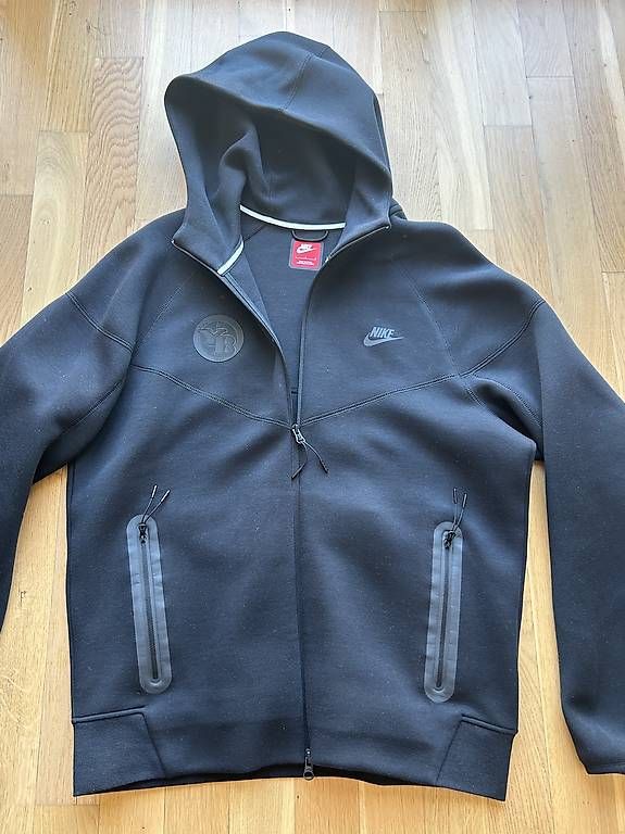 Completi, tute sportive e funzionali: Nike Tech Fleece x YB Trainingsanzug – Usato da Zürich venduto da mullf 1