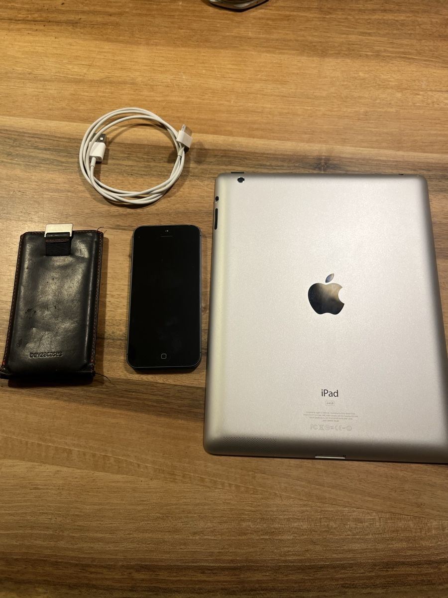 Apple Handys / Smartphones: iPhone 5s iPad 4 64GB mit Ladekabel und Hülle – Gebraucht aus Würenlos von KLG_3TBs