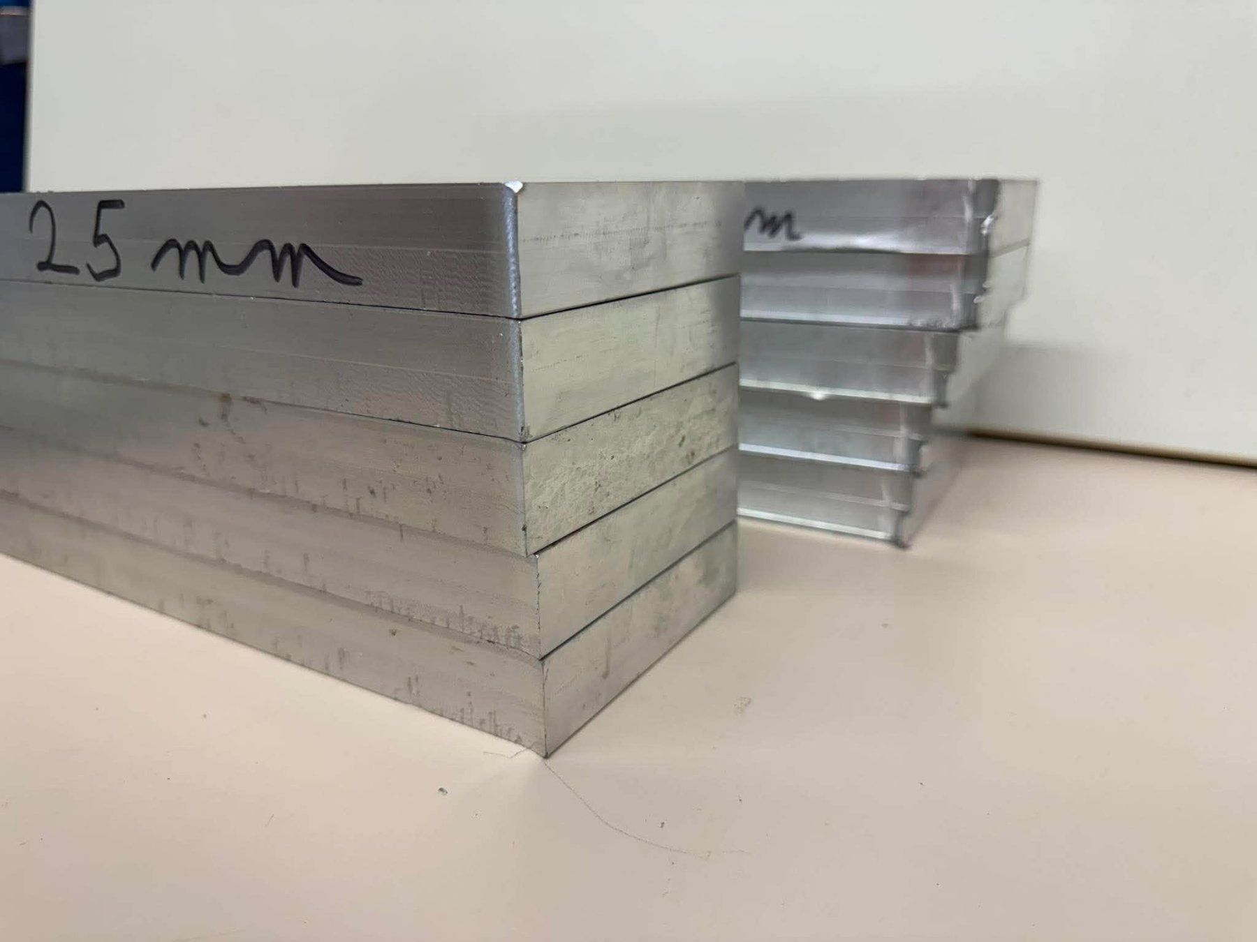 Tutti gli attrezzi: Aluminium Rohmaterial Reststücke 20 kg – Usato da Winterthur venduto da Joe1001 3