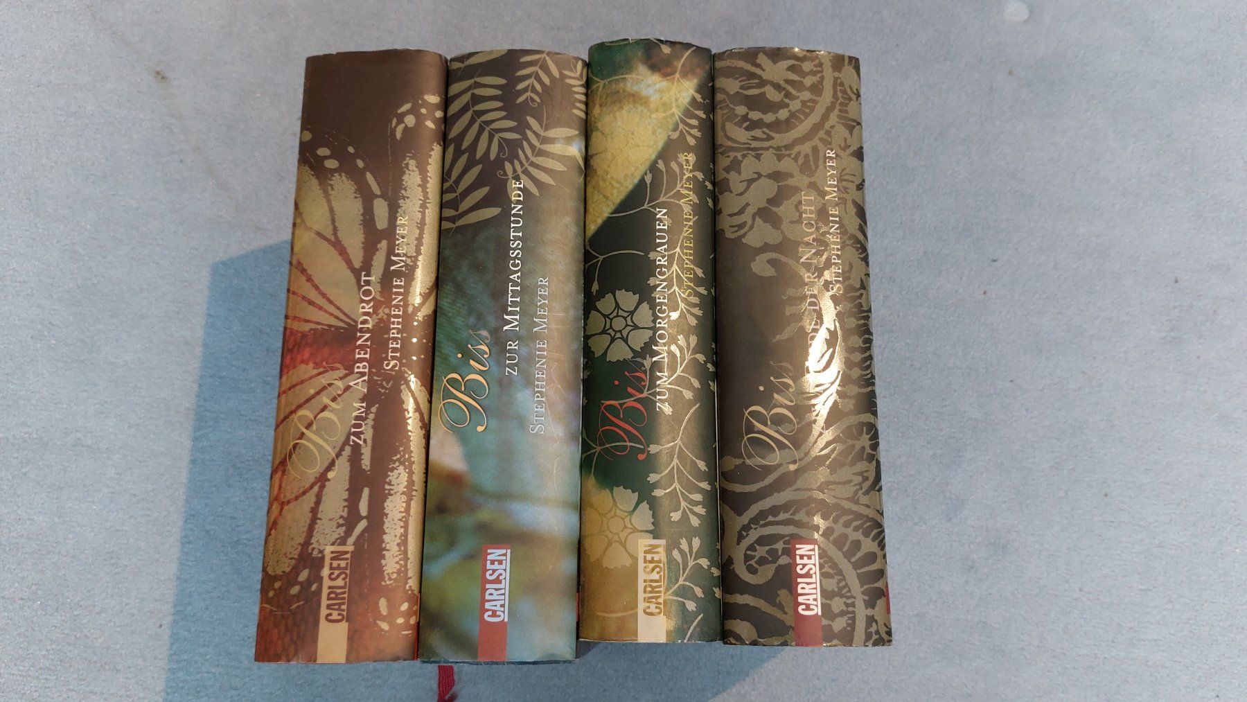 Livres: Twilight / Biss Saga von Stephenie Meyer – D'occasion à Basel par cervantesdeleon 1