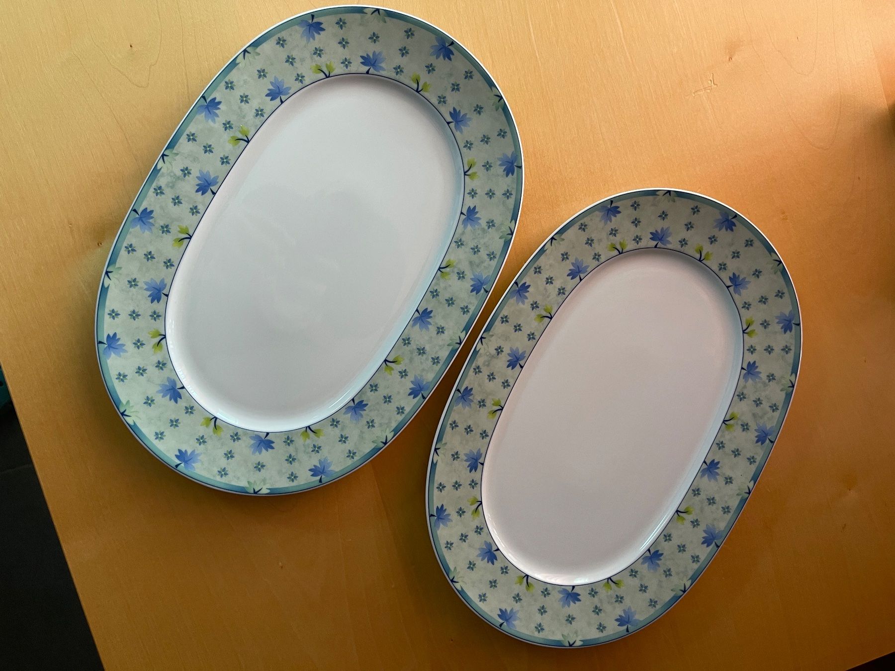 Set di piatti: Kaffeeservice BAVARIA Mitterteich Germany – Nuovo (secondo la descrizione) da Niederwil AG venduto da Allegra-9 8