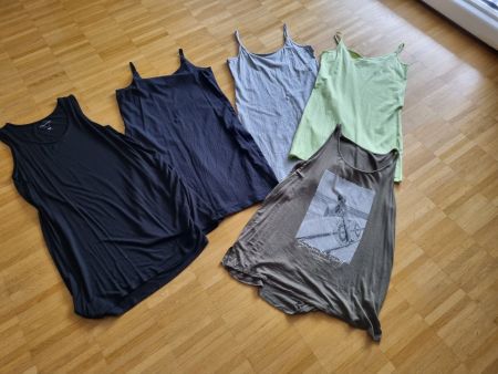 5 Stück Hänger Kleider Gr. M/38