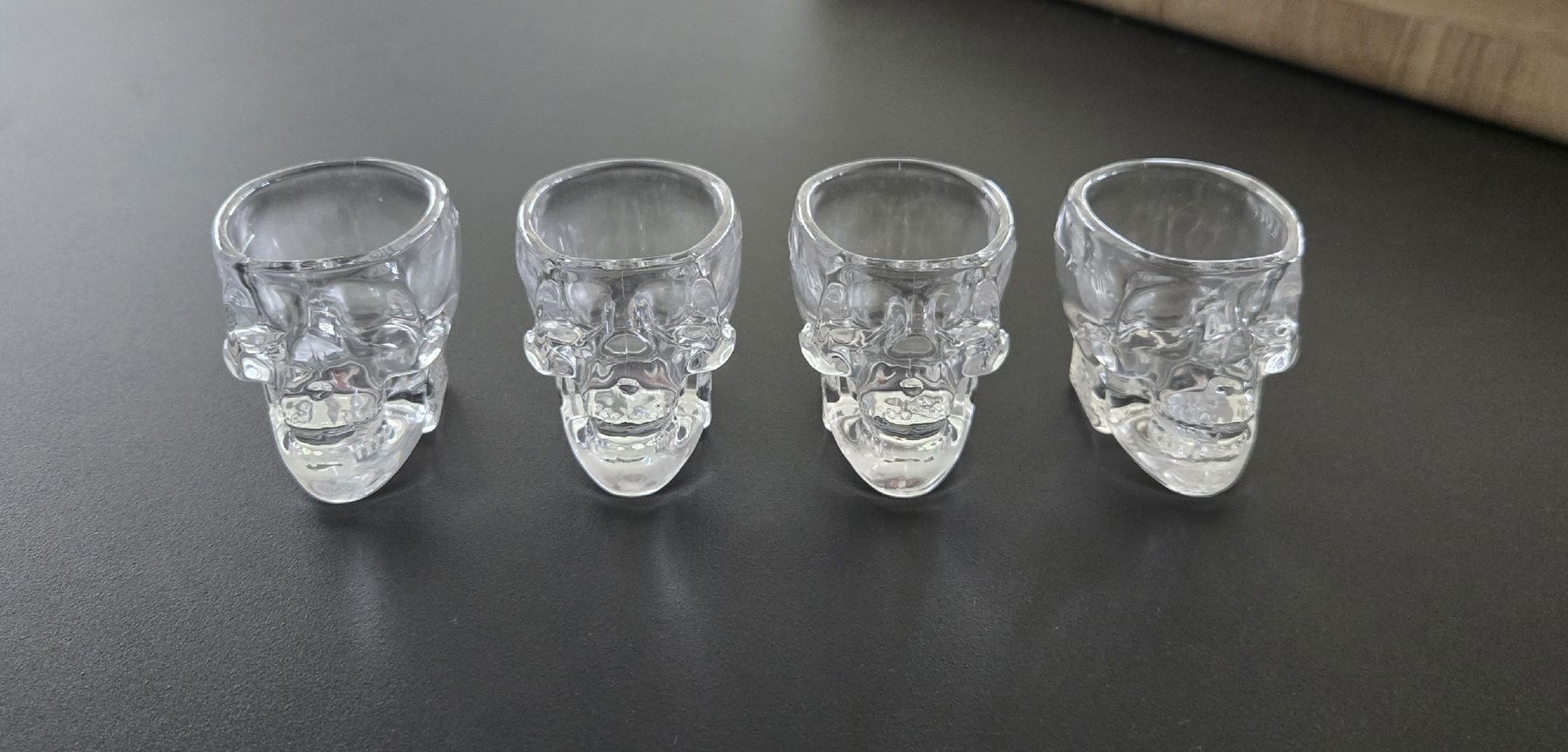 Bicchieri: 4er Set Totenkopf Schnapsgläser - Shots – Usato da Lachen SZ venduto da LinDiscount 2