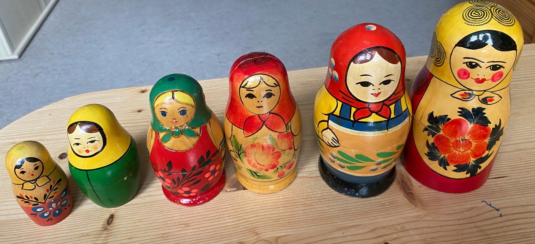 Statuette: 25 Babuschkas, handbemalt – Usato da Weinfelden venduto da Cheyenne21