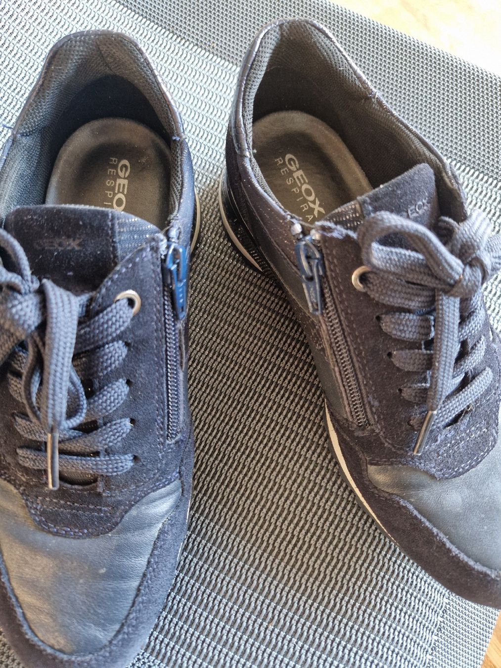 Geox Scarpe da donna: Geox Leder Sneaker, Gr. 38, blau – Usato da Kloten venduto da somsing 1