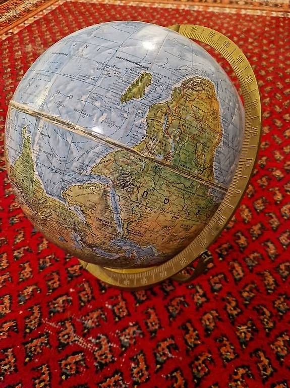 Sonstige Dekorationen & Accessoires: Mappemonde ancienne – Gebraucht aus Ste-Croix von gfamily