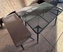 Gartentisch mit 2 Bänken aus Metall inkl. Kissen