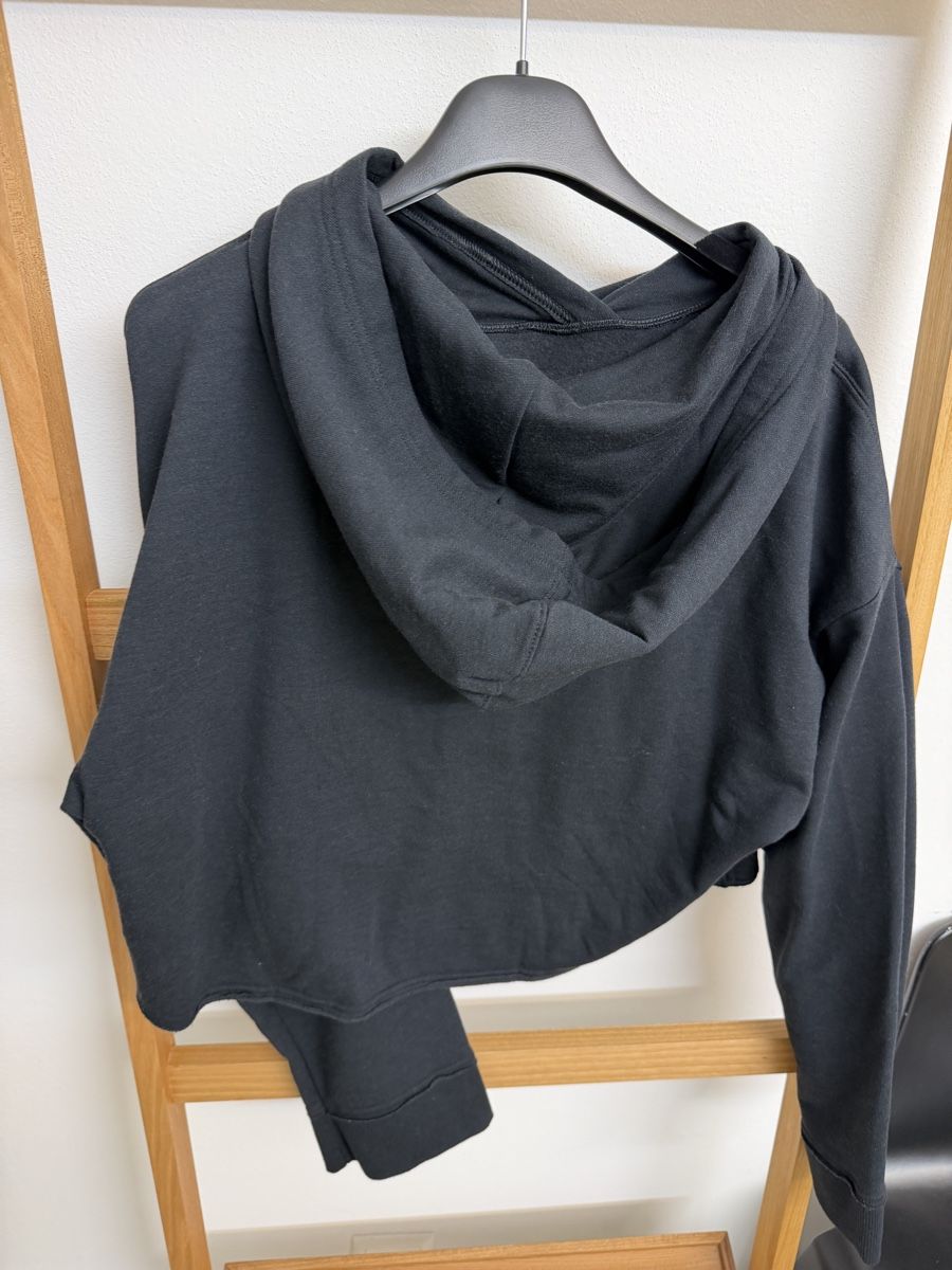 Nike Pullover & Sweatshirts: Pullover nike yoga  – Neu und originalverpackt aus Neerach von the_modern_mini 2