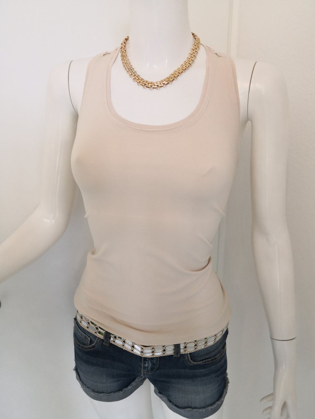 Mango Top: 🤩MANGO TANK-TOP BEIGE – Usato da Olten venduto da Naja-Twins-Twins 1