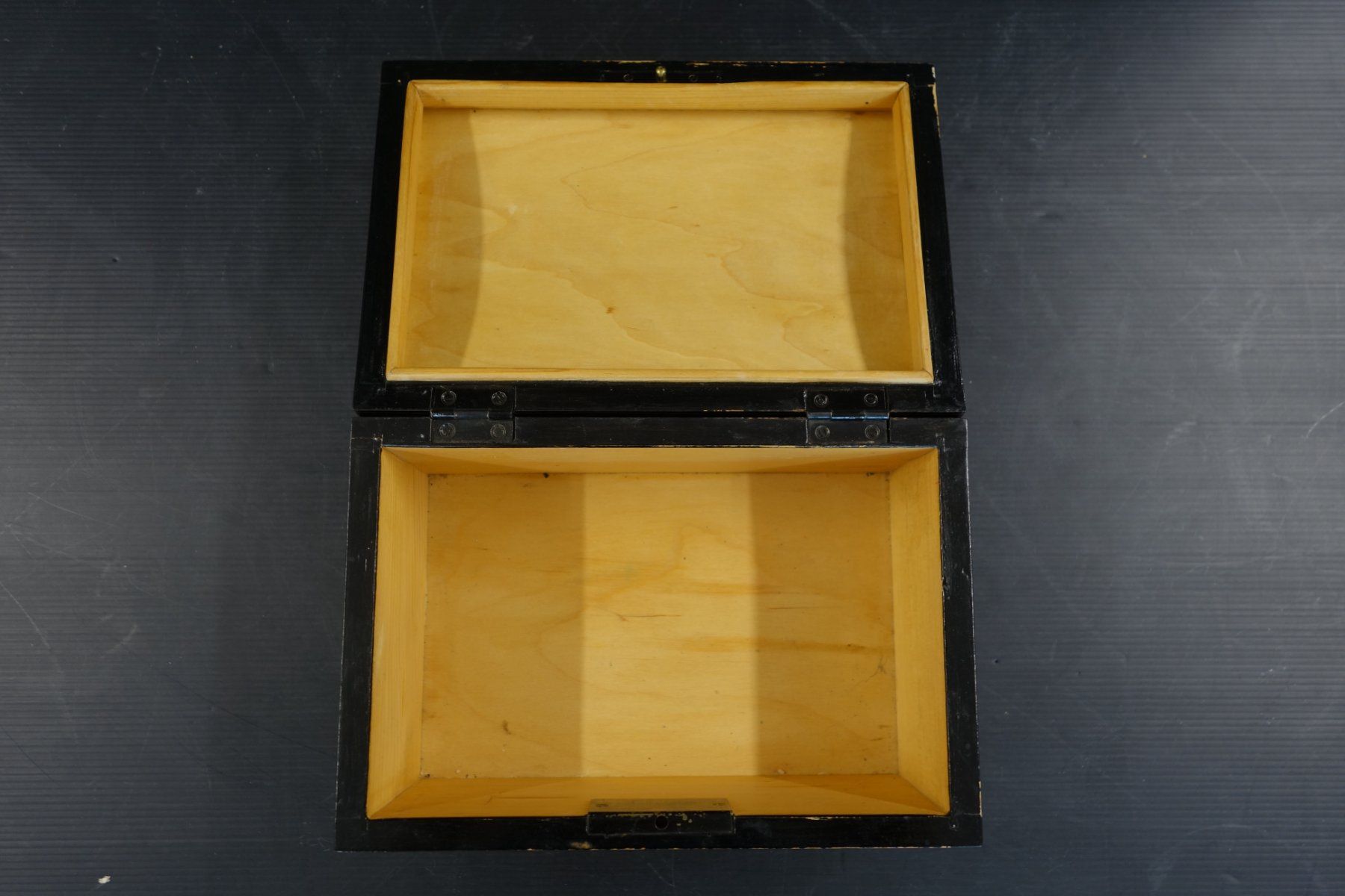 Cassapanche: Holzschatulle mit handgemalter Blumenmalerei – Usato da Basel venduto da bk_brockibasel 6