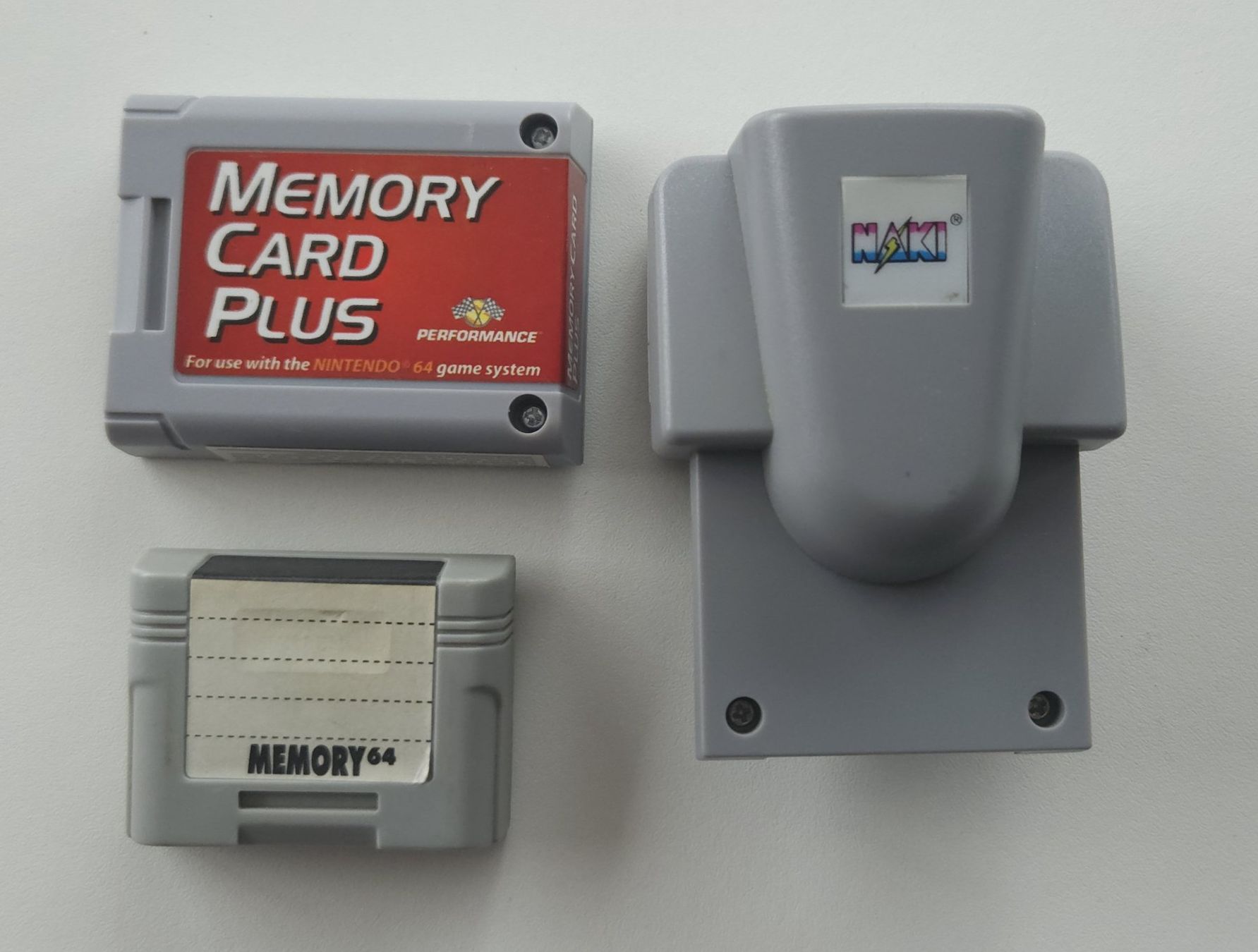 Nintendo Giochi: 2 Memory Cards + Rumble Pak N64 - Nintendo 64 – Usato da Autigny venduto da zel_gvl5