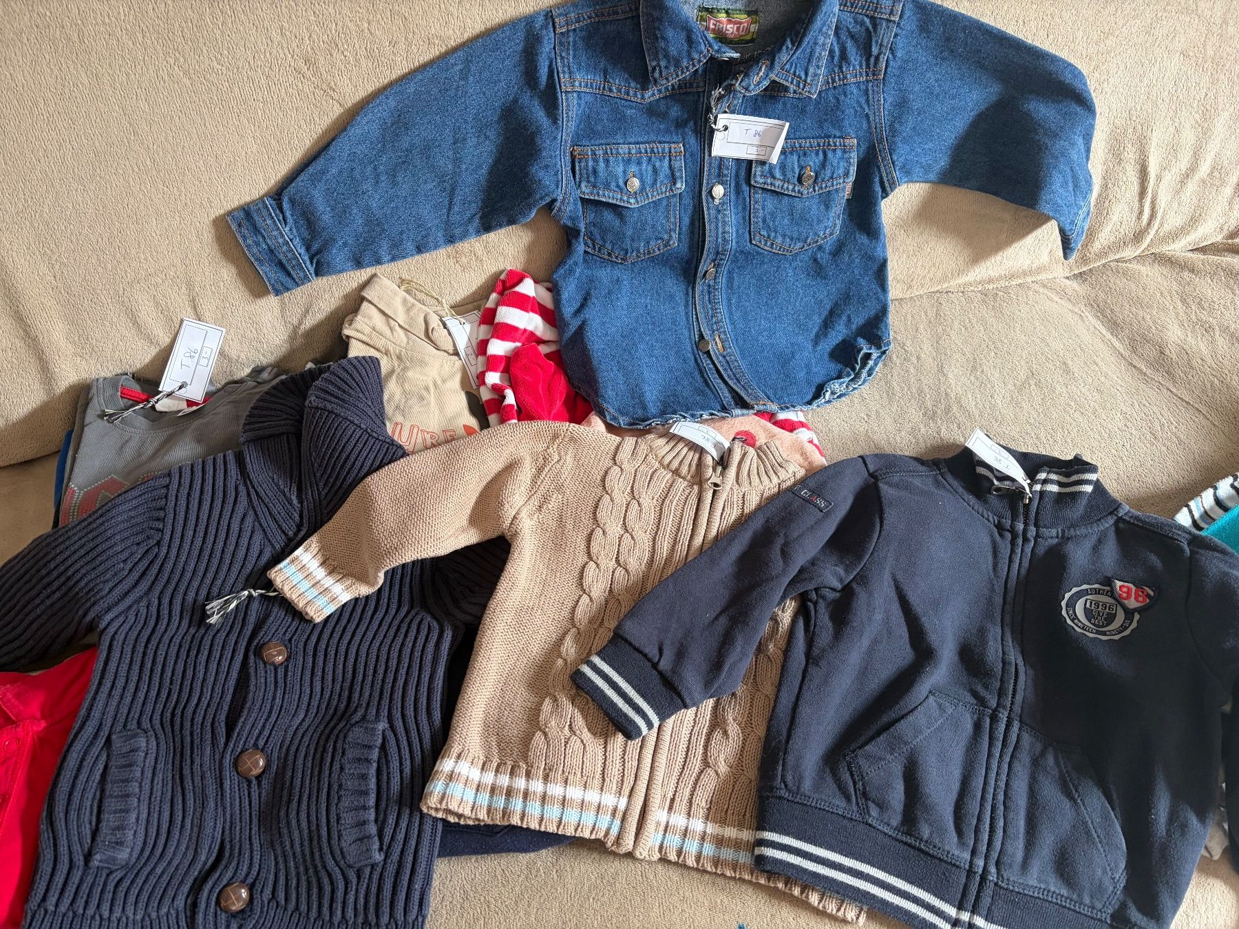 Lotti & Set di vestiti: Lot habits t.86 – Usato da Liddes venduto da Couik 1