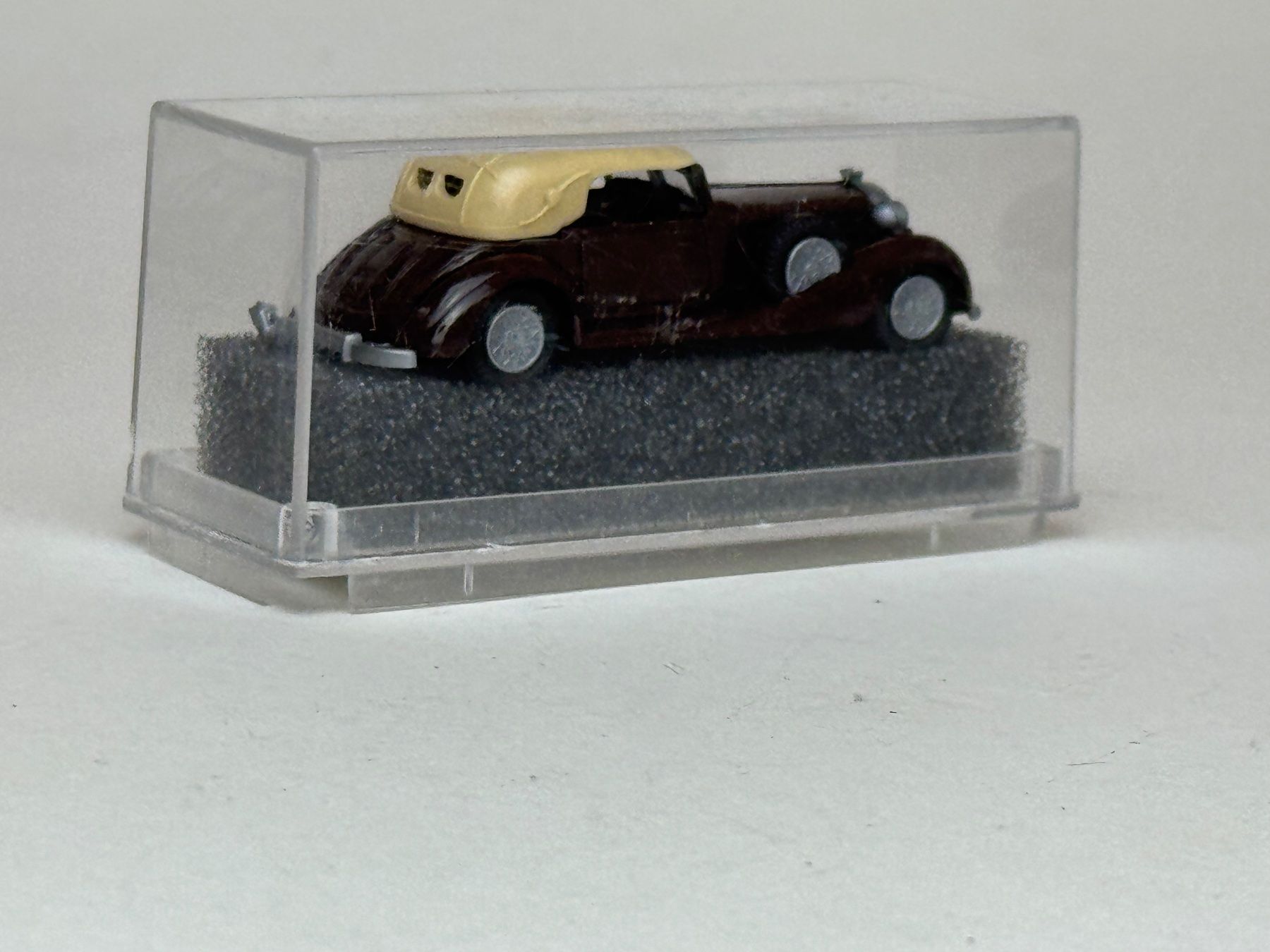 Praliné Modellini d'auto: GB- Praline Horch Cabriolet braun /beige – Usato da Elm venduto da Wikmtz 1