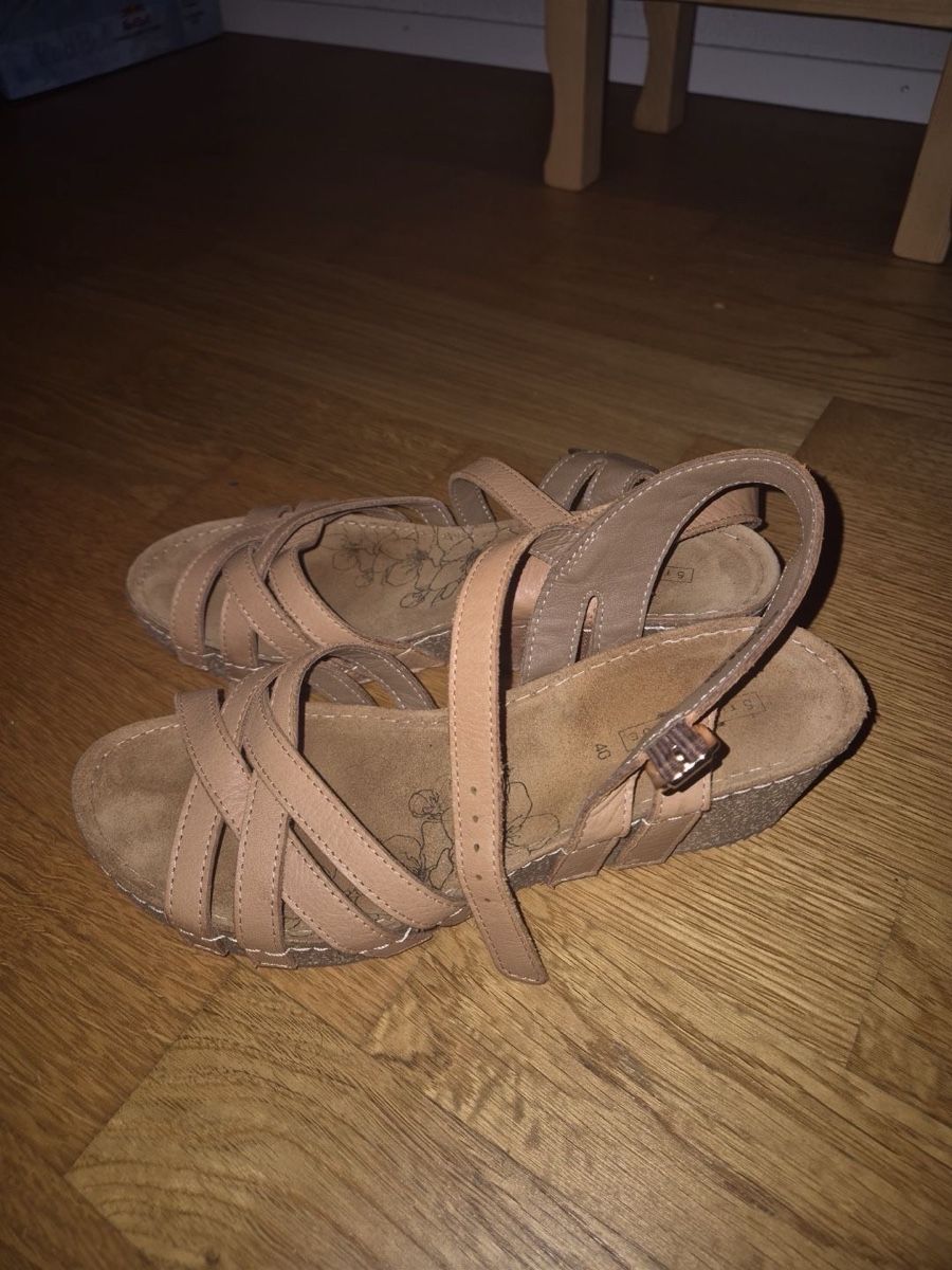 Scarpe da donna: Sandalen aus Leder – Nuovo (secondo la descrizione) da Teufen AR venduto da evi_77q5