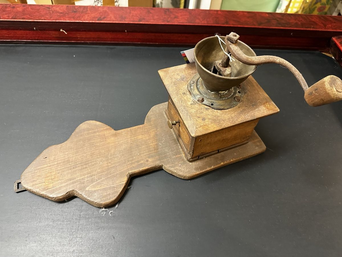 Kaffeemaschinen & Espressomaschinen: Antike Kaffee-Mühle, Nussbaumholz – Gebraucht aus Pfyn von ninosch7 1
