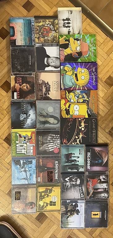 Tutti i DVDs: Lot de 40CD et 4 DVD – Usato da Genolier venduto da lor_x8s5