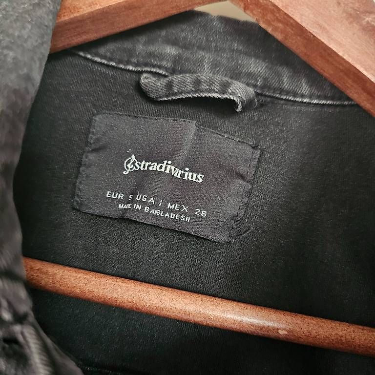 Vestes: Stradivarus Jeansjacke S/36 – Neuf avec emballage d'origine à Zürich par EstrellaTarotReader 2
