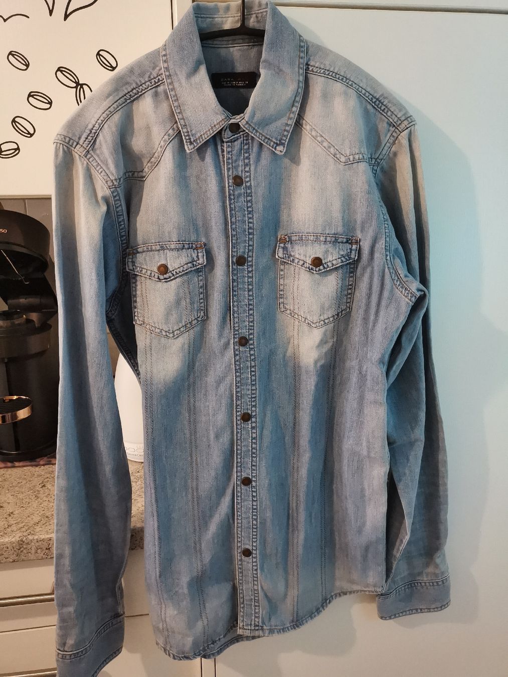 Zara Camicie: Zara Man Jeanshemd, Gr. M, hellblau – Usato da basel venduto da lupettone
