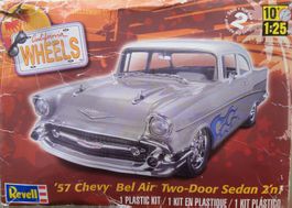 Revell 57 1957 Chevy Chevrolet Bel Air 2dr sedan 2in1 1:25