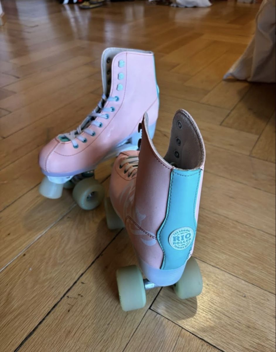 Rio Roller Inline-Skating & Rollschuhe: Rio Roller Skates Script UK 7 With Pads - Great Fun! – Gebraucht aus Basel von art_859w 2