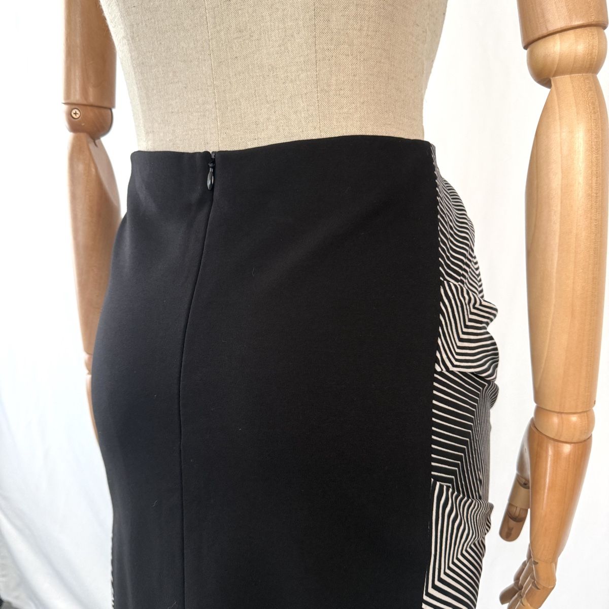 Akris Gonne: AKRIS Silk Skirt – Usato da Freienbach venduto da Avviivva_Shop 4